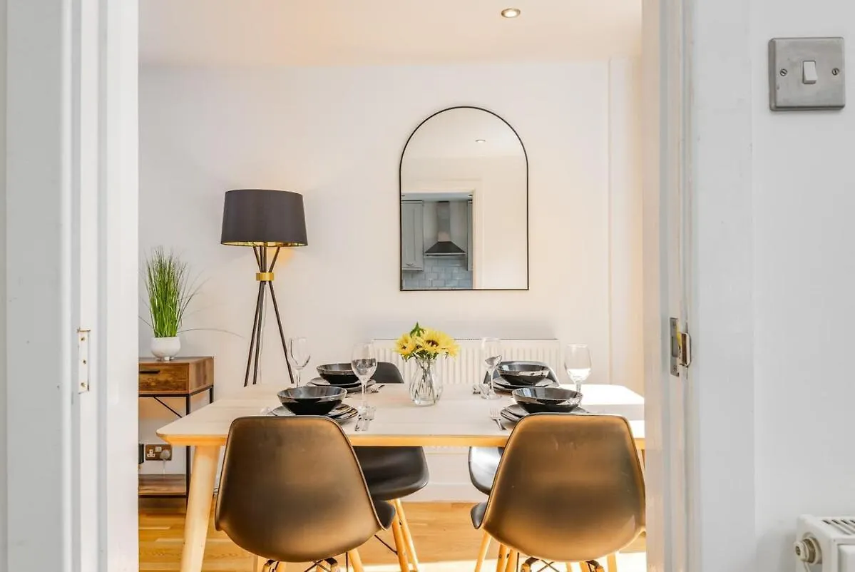 Appartement Modern Spacious 4 Bedroom 3 Bathroom House By Trinity Stays Short Term Lets & Serviced Accommodation Cambridge Royaume-Uni