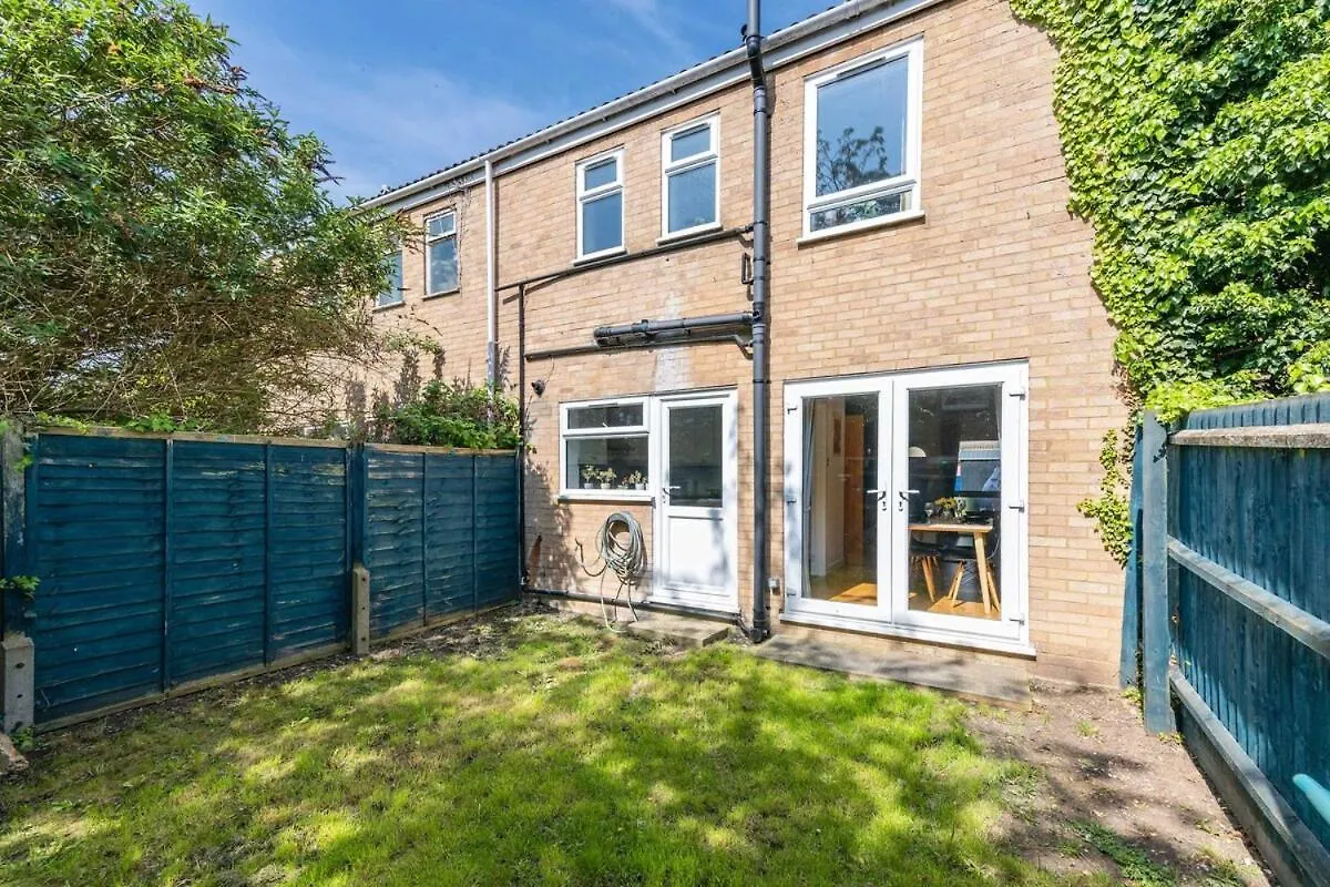 Modern Spacious 4 Bedroom 3 Bathroom House By Trinity Stays Short Term Lets & Serviced Accommodation Cambridge Royaume-Uni