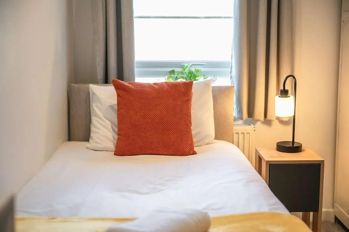 Appartement Modern Spacious 4 Bedroom 3 Bathroom House By Trinity Stays Short Term Lets & Serviced Accommodation Cambridge Royaume-Uni