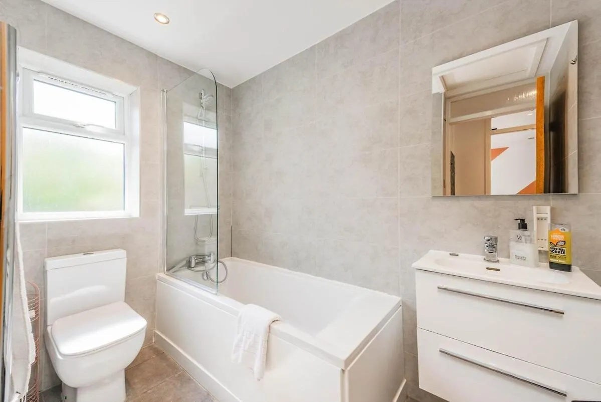 Appartement Modern Spacious 4 Bedroom 3 Bathroom House By Trinity Stays Short Term Lets & Serviced Accommodation Cambridge Royaume-Uni