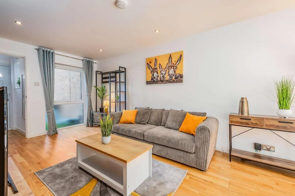 شقة Modern Spacious 4 Bedroom 3 Bathroom House By Trinity Stays Short Term Lets & Serviced Accommodation Cambridge